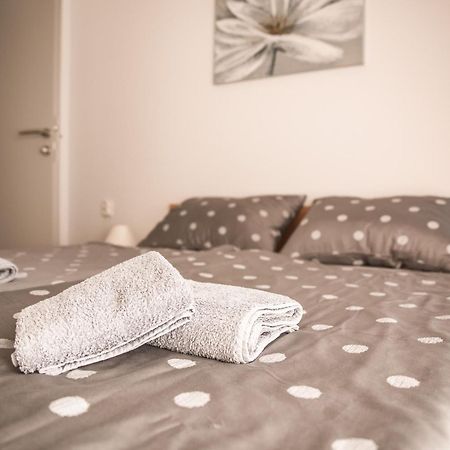 Apartments And Rooms By The Sea Vrsi - Mulo, Zadar - 5848 Bilik gambar