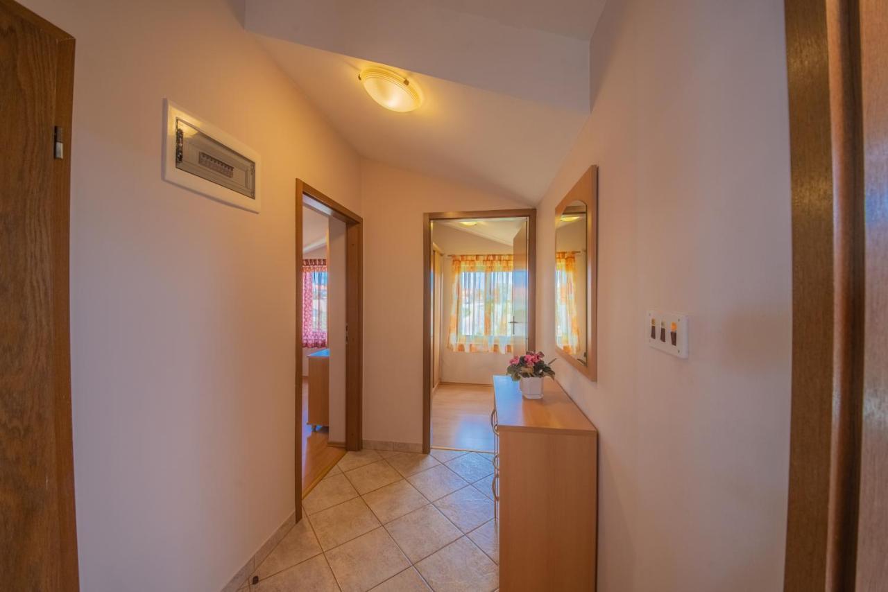Apartments And Rooms By The Sea Vrsi - Mulo, Zadar - 5848 Luaran gambar