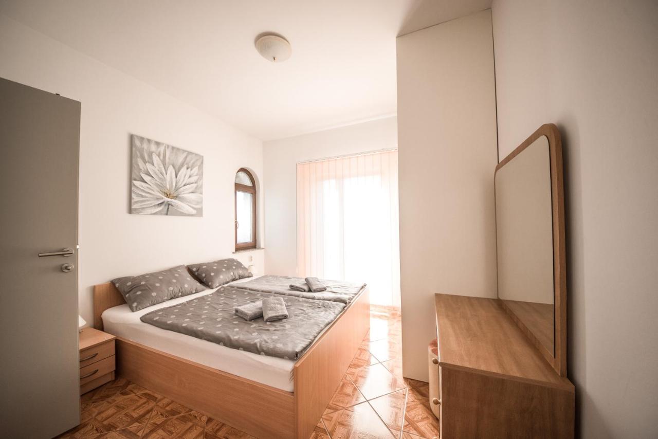 Apartments And Rooms By The Sea Vrsi - Mulo, Zadar - 5848 Luaran gambar