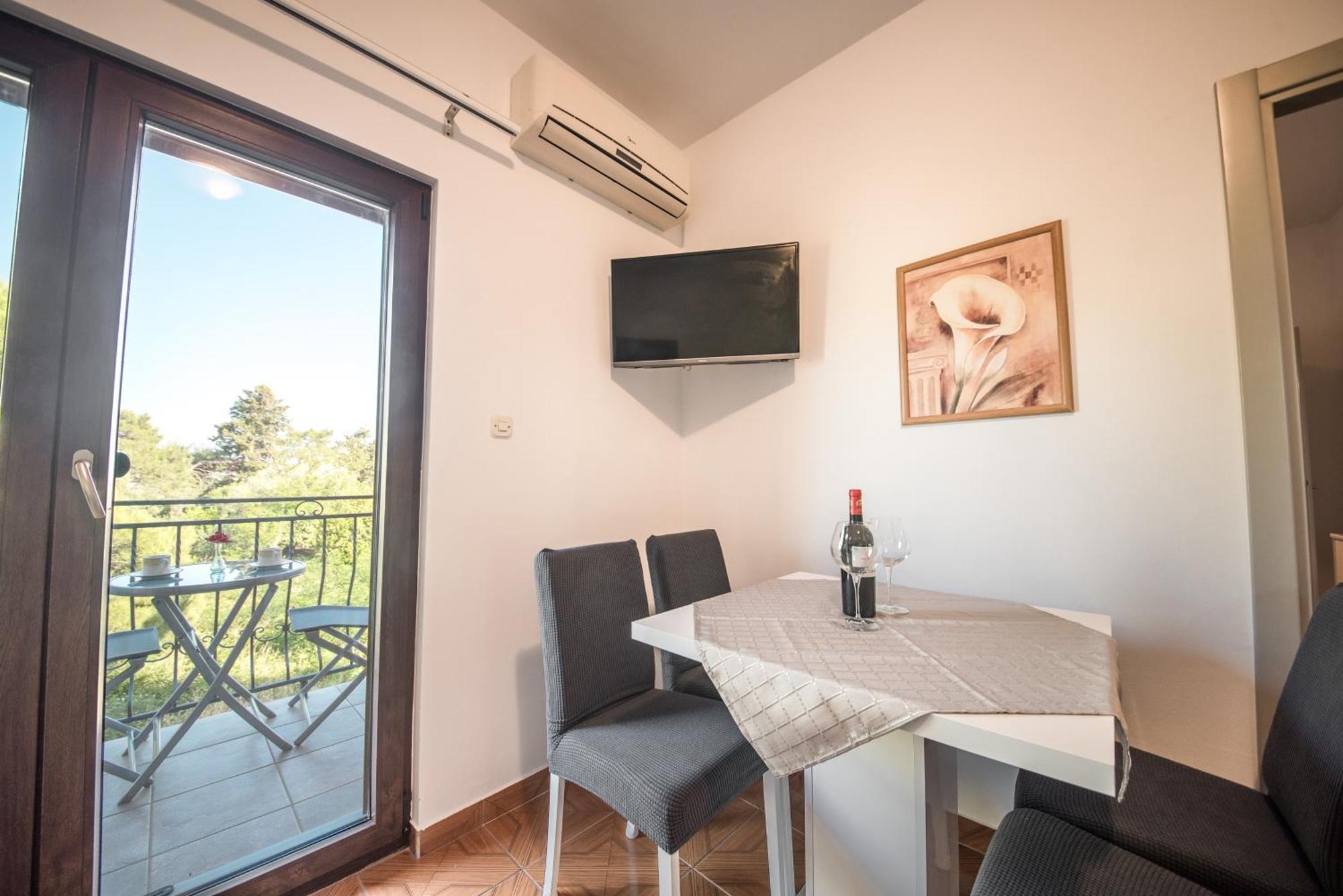 Apartments And Rooms By The Sea Vrsi - Mulo, Zadar - 5848 Bilik gambar