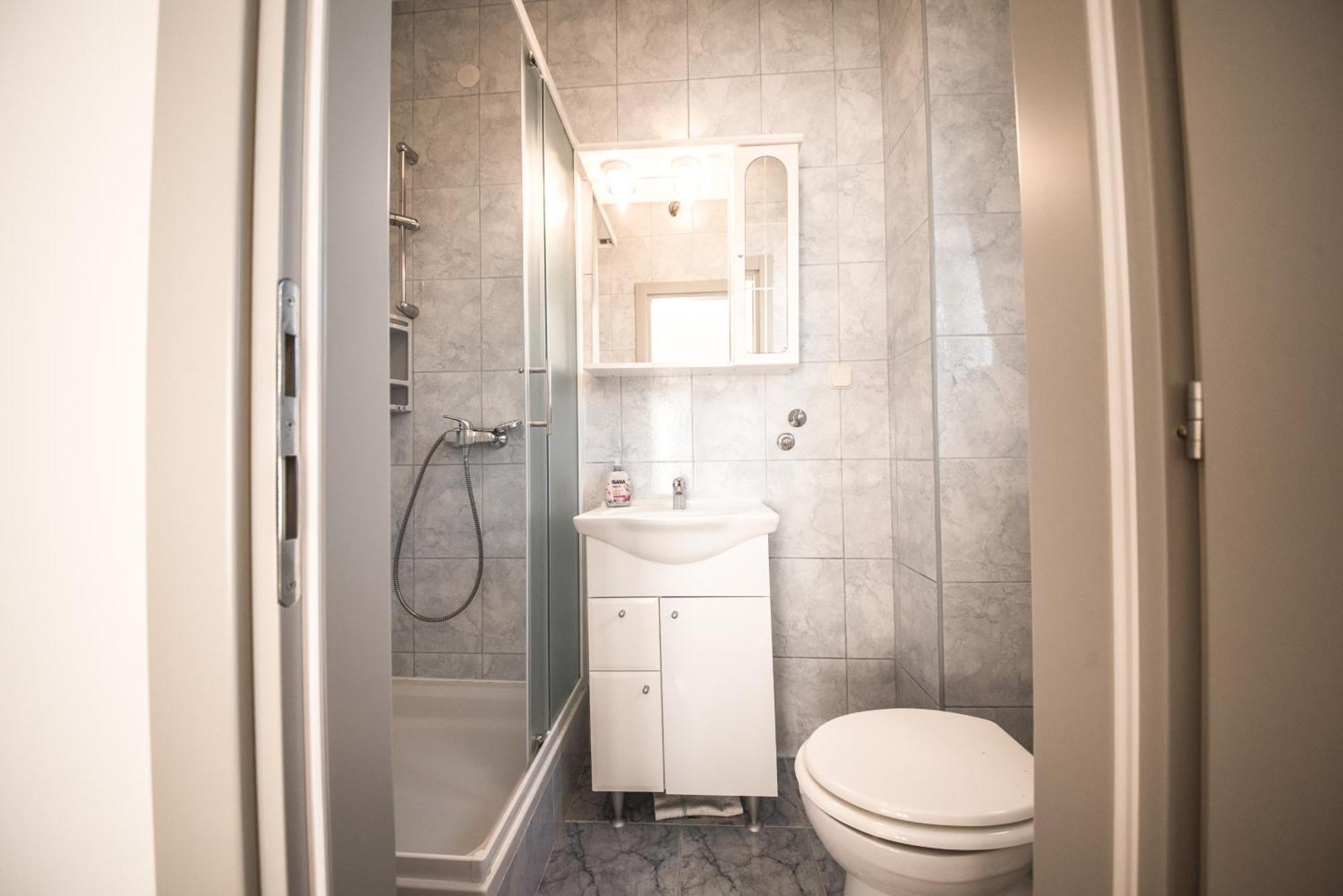 Apartments And Rooms By The Sea Vrsi - Mulo, Zadar - 5848 Bilik gambar